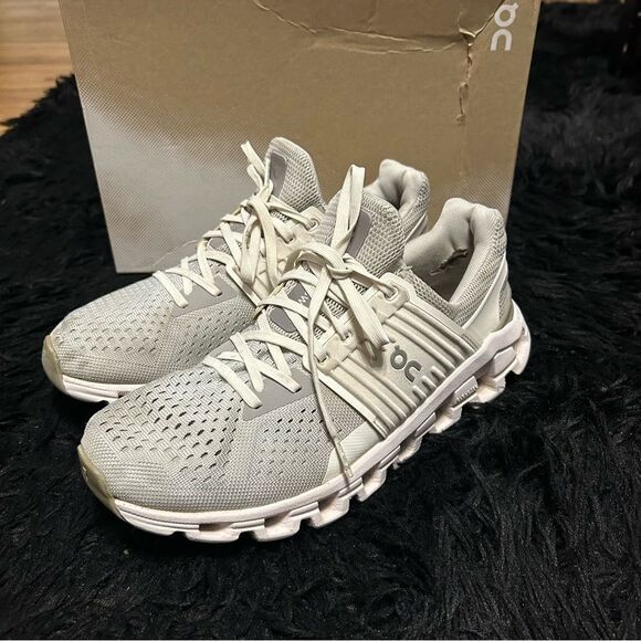 ON CLOUDSWIFT gray white running athletic training lace up shoes sneakers sz 8.5 - Picture 8 of 9